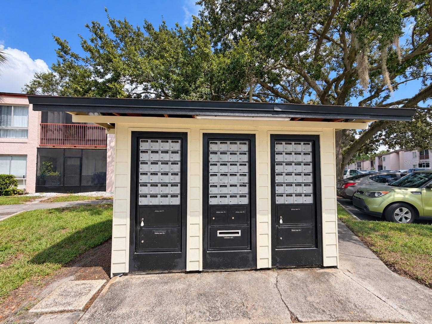 2527 CITRUS CLUB LANE, #3904, Orlando, FL 32839 Mailboxes.