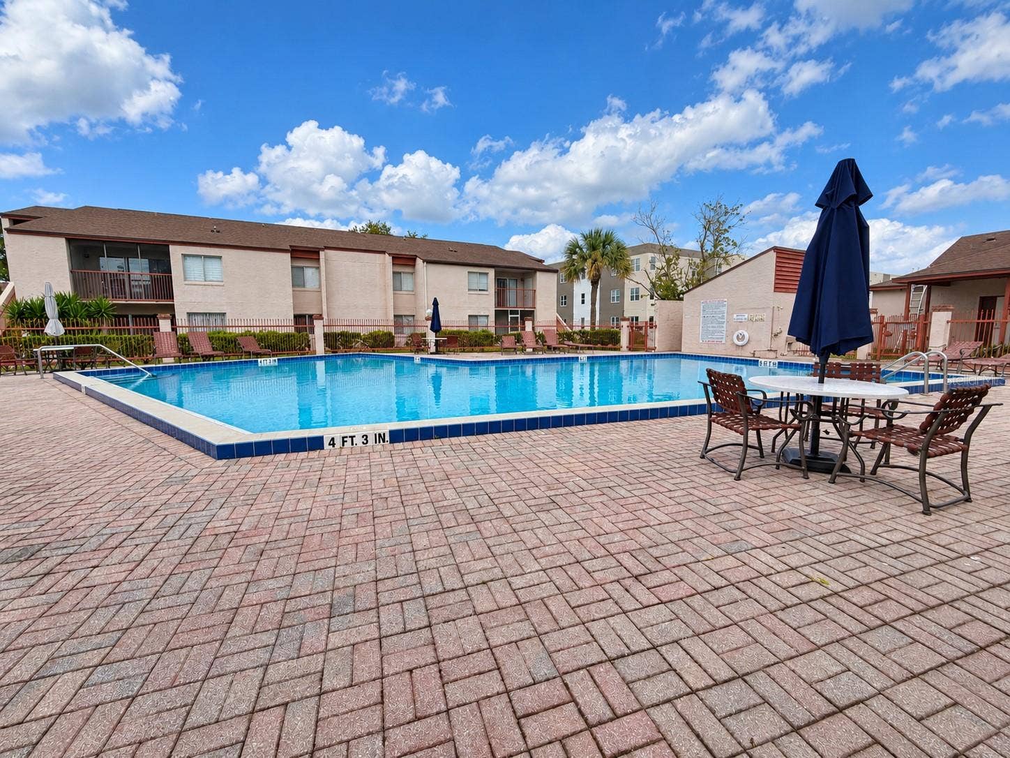 2527 CITRUS CLUB LANE, #3904, Orlando, FL 32839 Sparkling pool and plenty of room for sunbathing on the pavered deck.