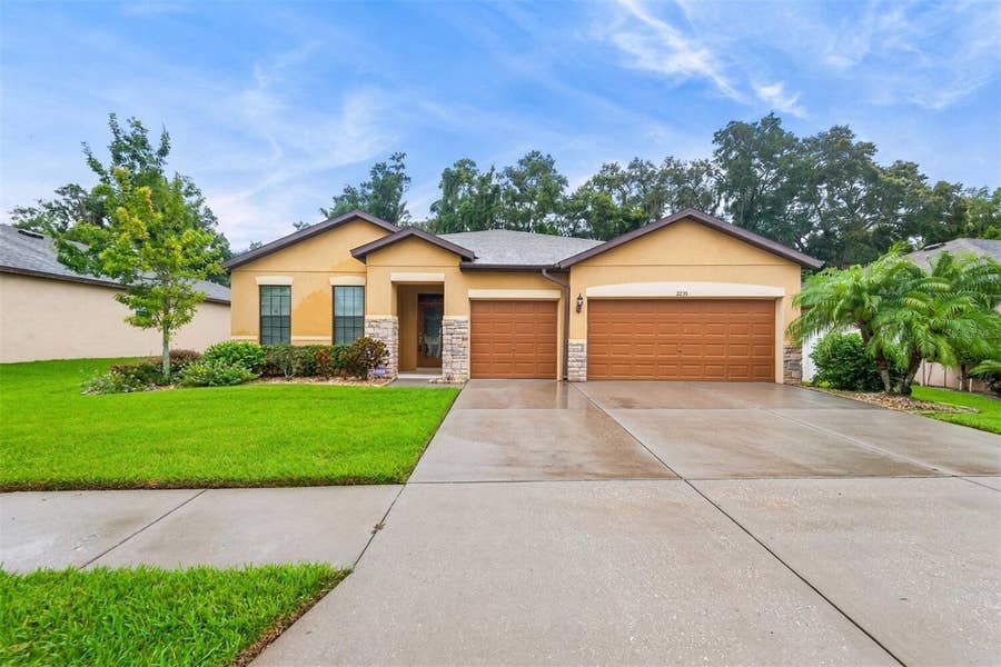 Property photo for 2236 LANDSIDE DRIVE, Valrico, FL