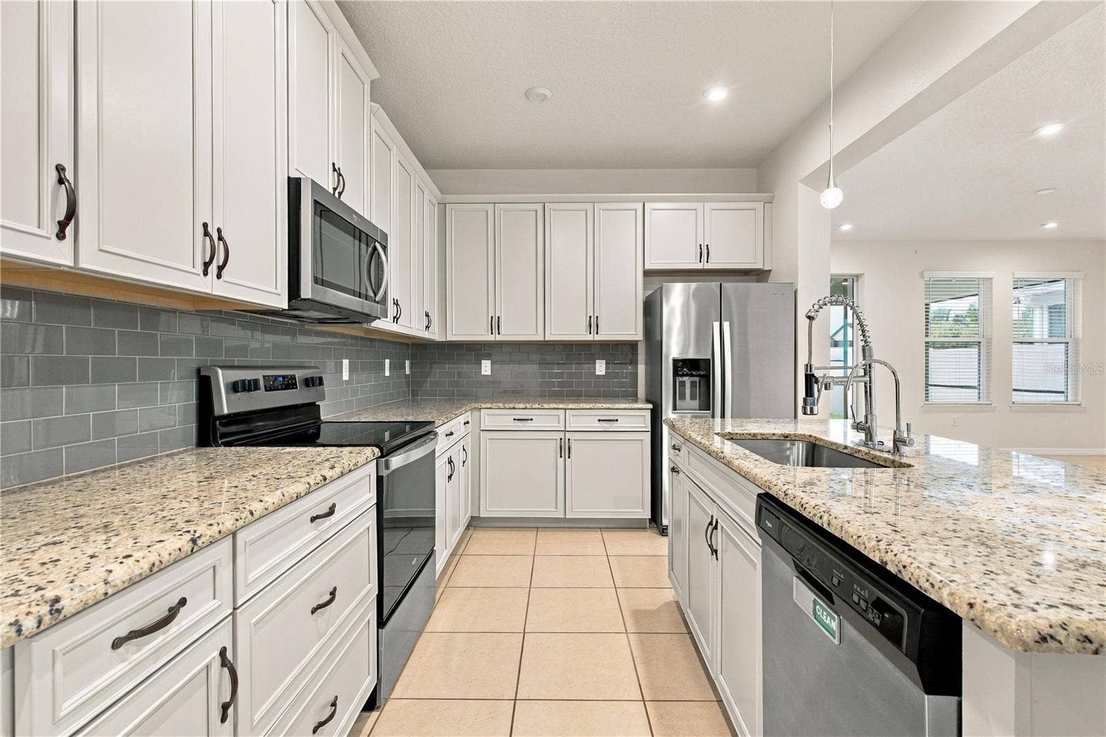 2500 AVIAN LOOP, Kissimmee, FL 34741