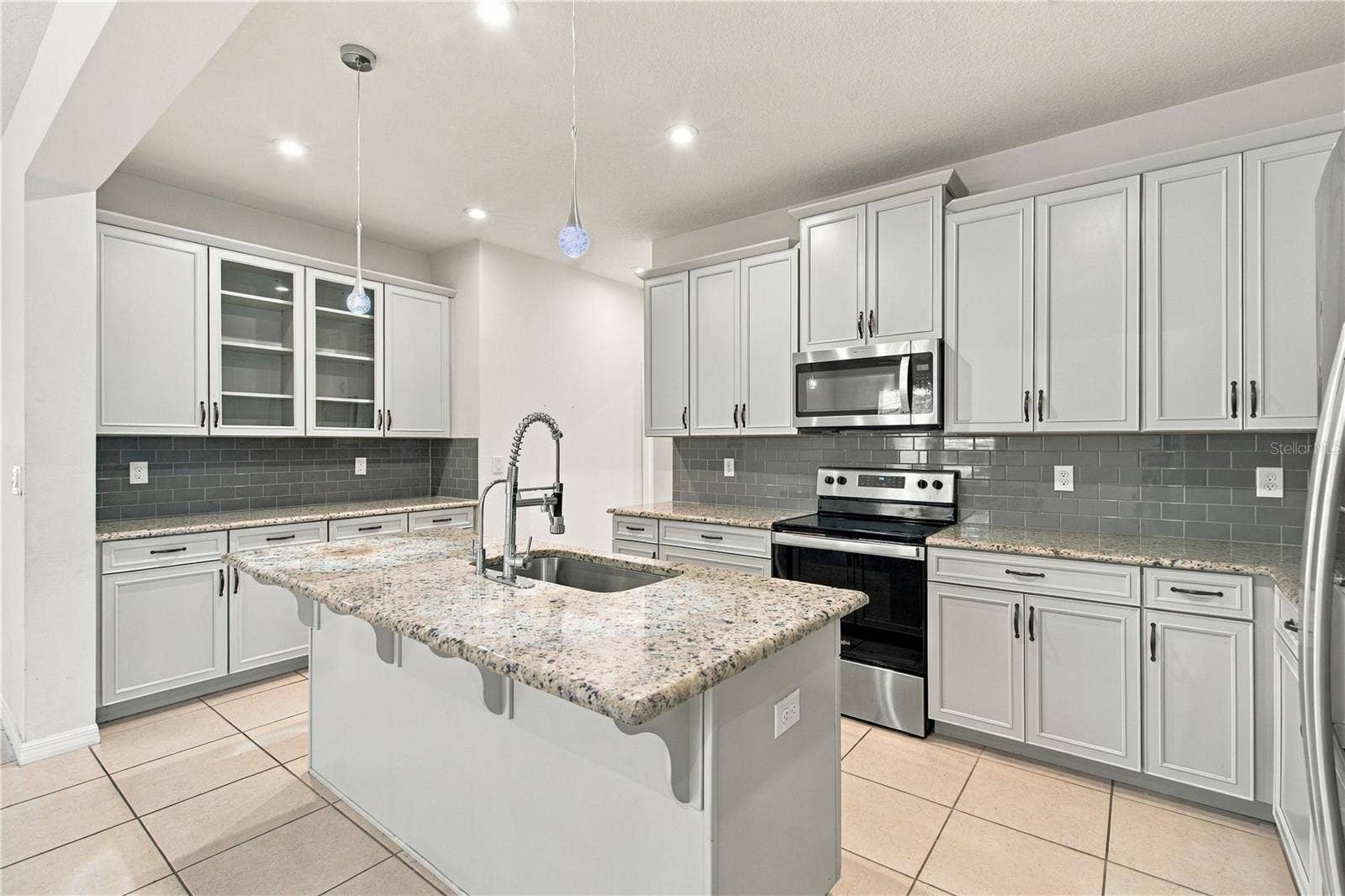 2500 AVIAN LOOP, Kissimmee, FL 34741