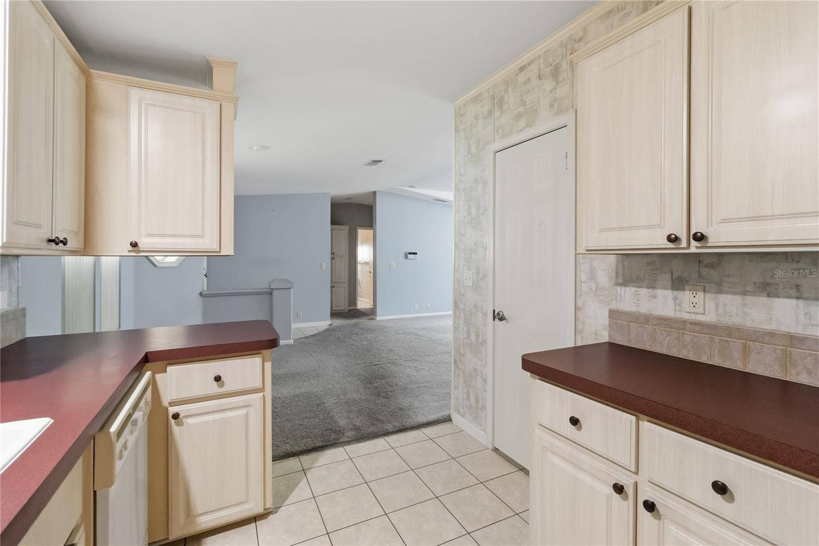 2484 LONGPINE LANE, St Cloud, FL 34772