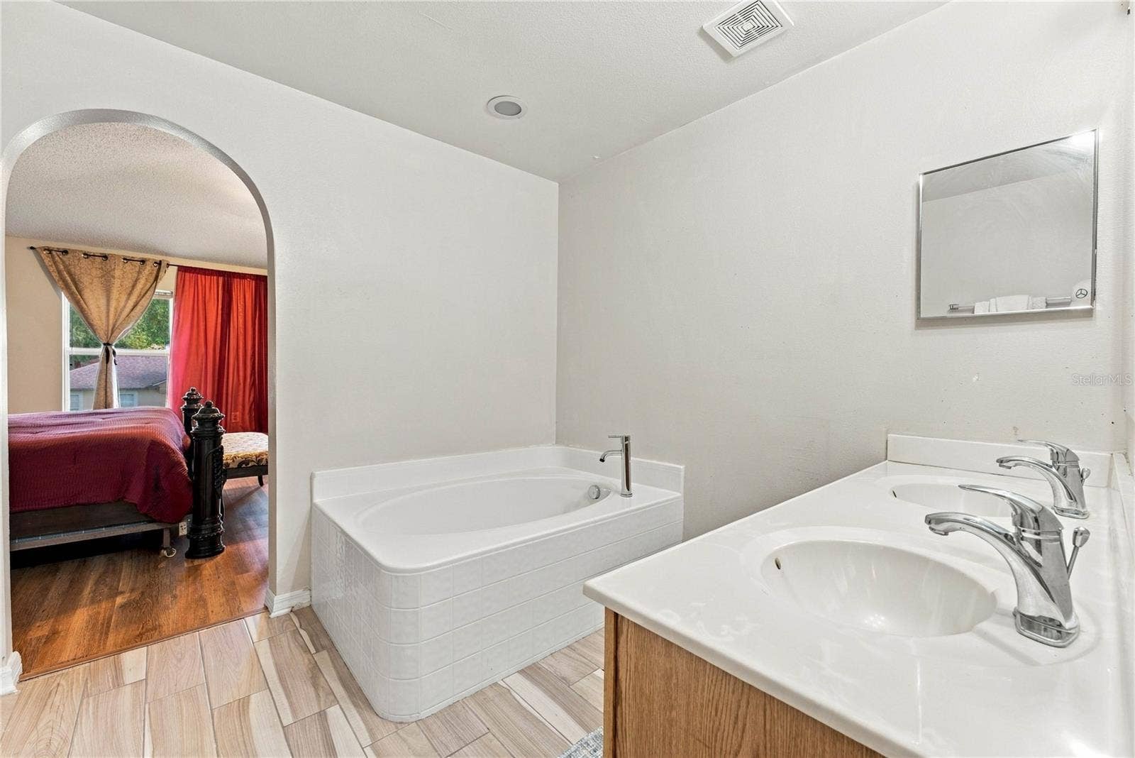 2818 SHEILA DRIVE, Apopka, FL 32712