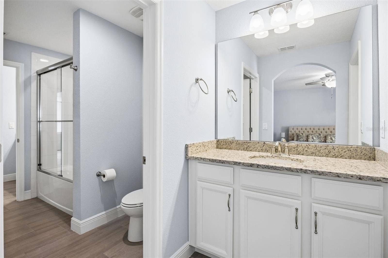 10048 BEACH PORT DRIVE, Winter Garden, FL 34787 Jack and Jill Bath