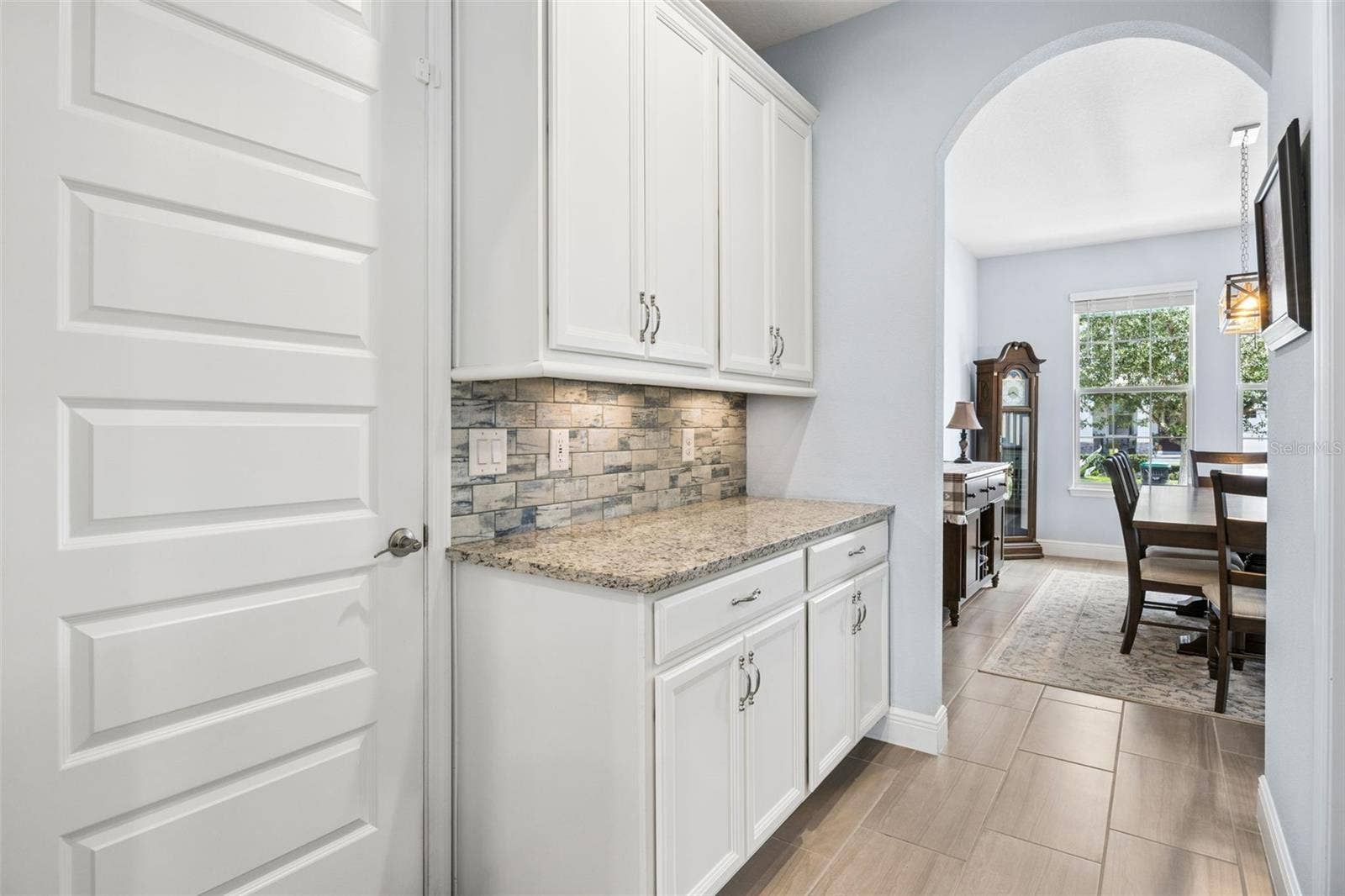 10048 BEACH PORT DRIVE, Winter Garden, FL 34787 Butler Pantry