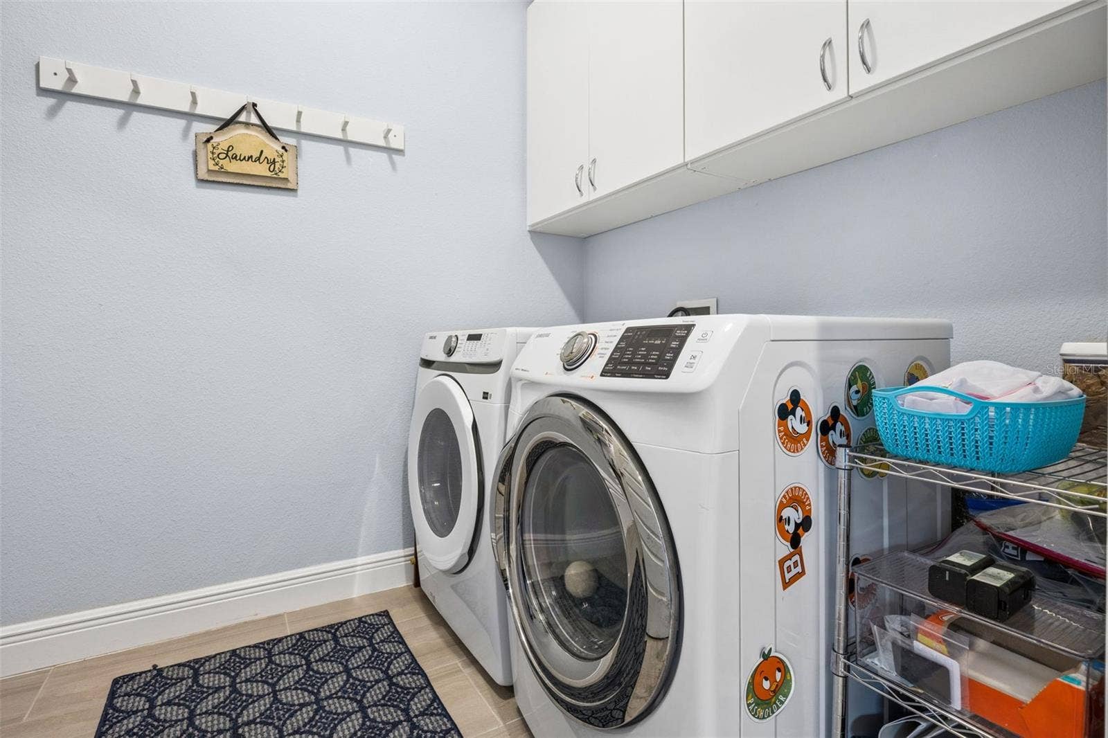 10048 BEACH PORT DRIVE, Winter Garden, FL 34787 Inclueds Washer & Dryer in Upgraded Laundry with Sink