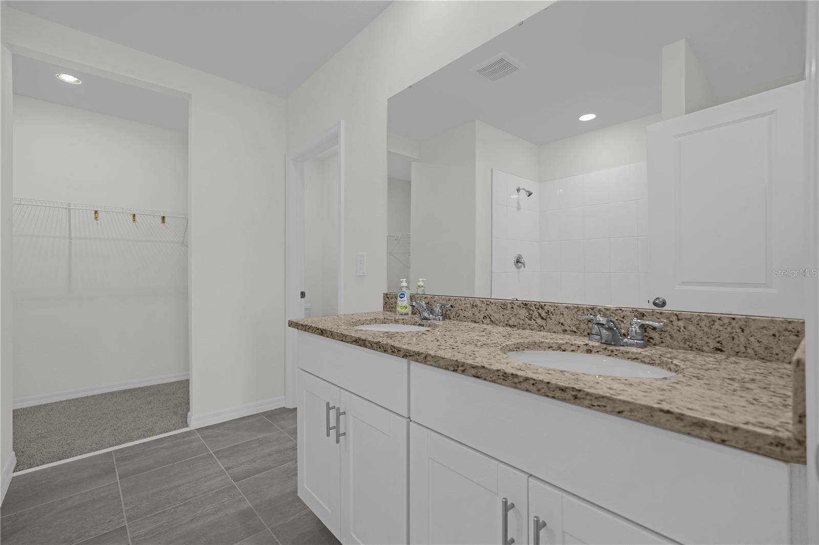 1329 OAK VALLEY DRIVE, Auburndale, FL 33823 1329 OAK VALLEY DRIVE, Auburndale, FL 33823