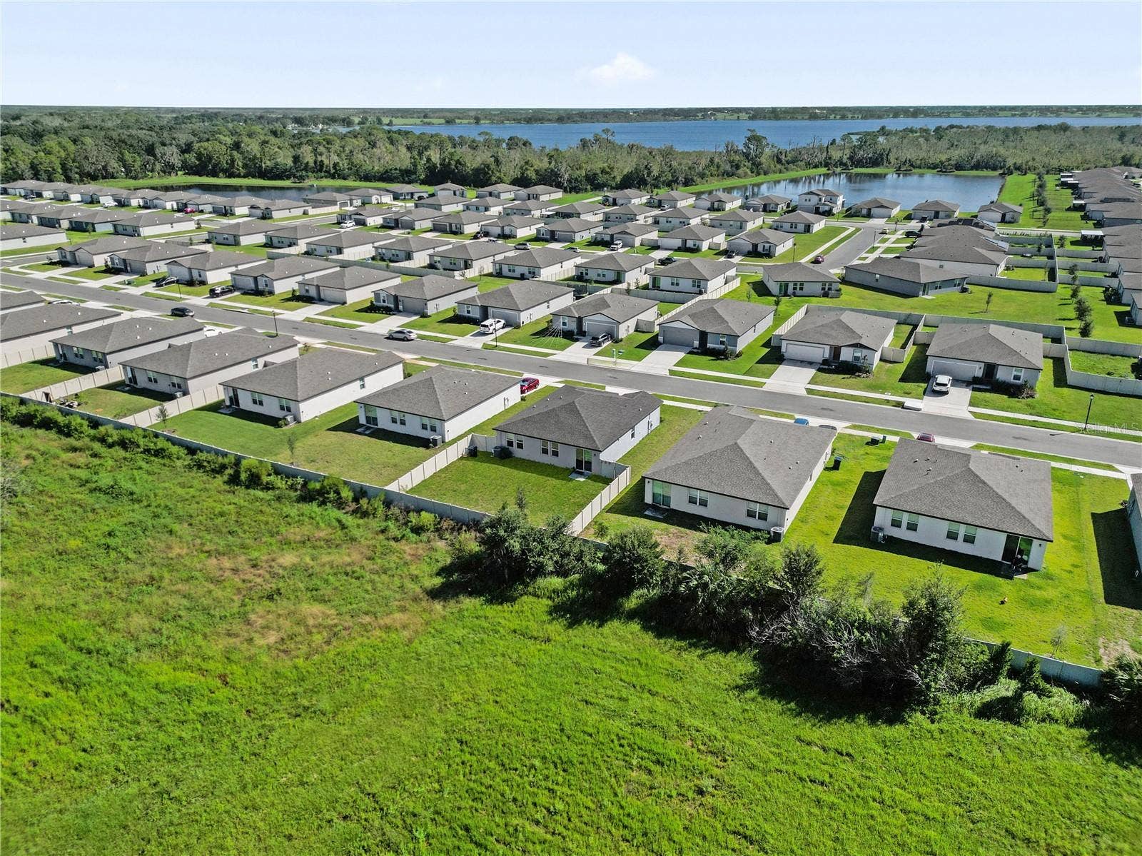 1329 OAK VALLEY DRIVE, Auburndale, FL 33823 1329 OAK VALLEY DRIVE, Auburndale, FL 33823