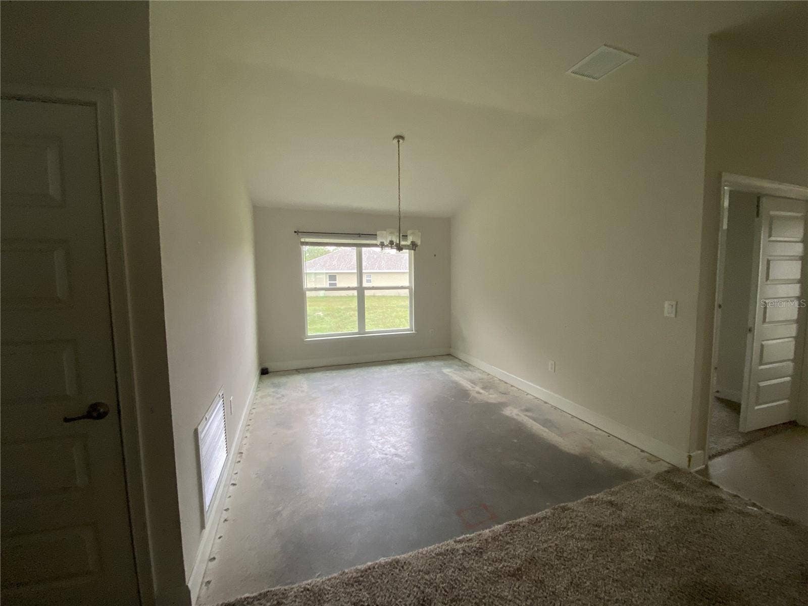 Dinning Room. Ready for your Floor Choice.