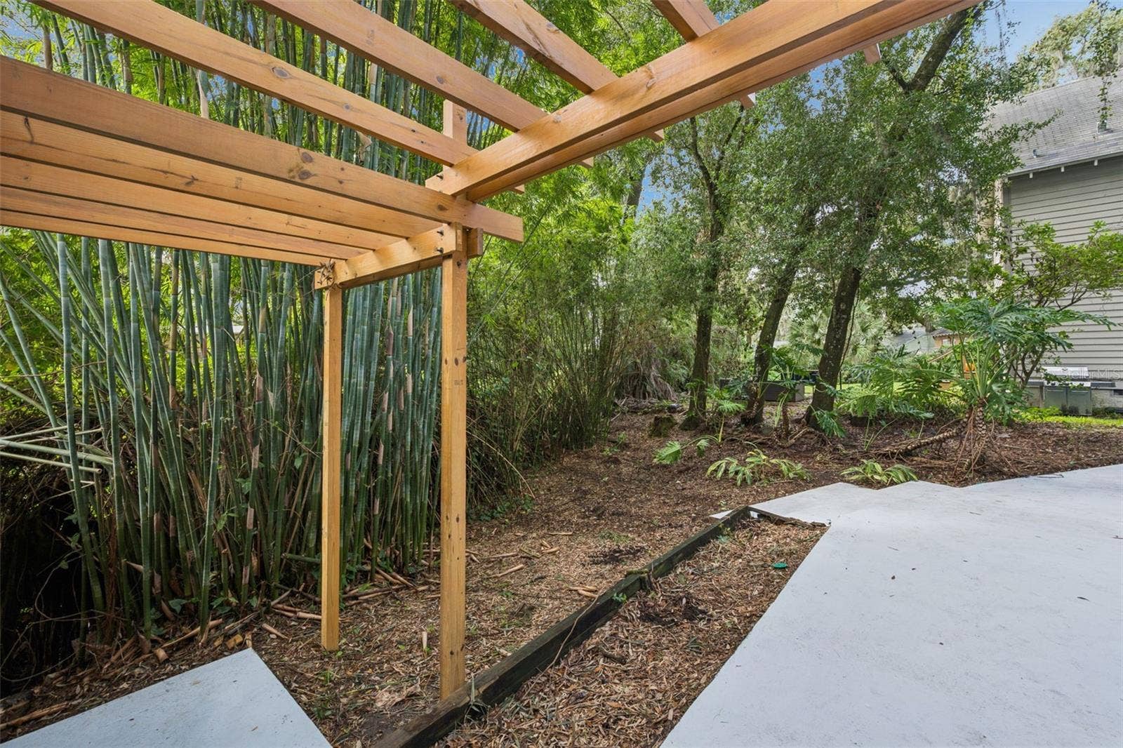 215 S LAWSONA BOULEVARD, Orlando, FL 32801 Patio
