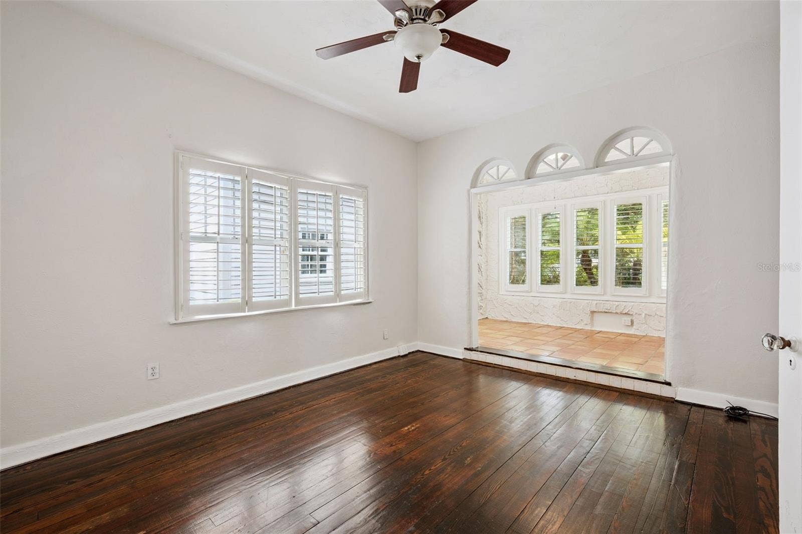 215 S LAWSONA BOULEVARD, Orlando, FL 32801 Primary Suite view toward sitting room