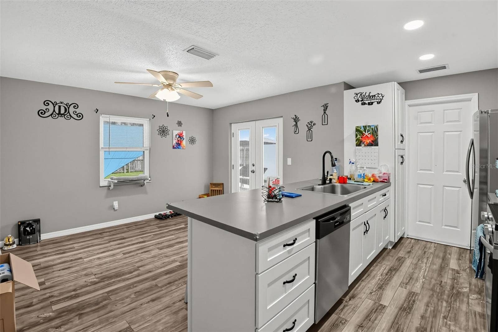 1959 MENGER CIRCLE, South Daytona, FL 32119 1959 MENGER CIRCLE, South Daytona, FL 32119