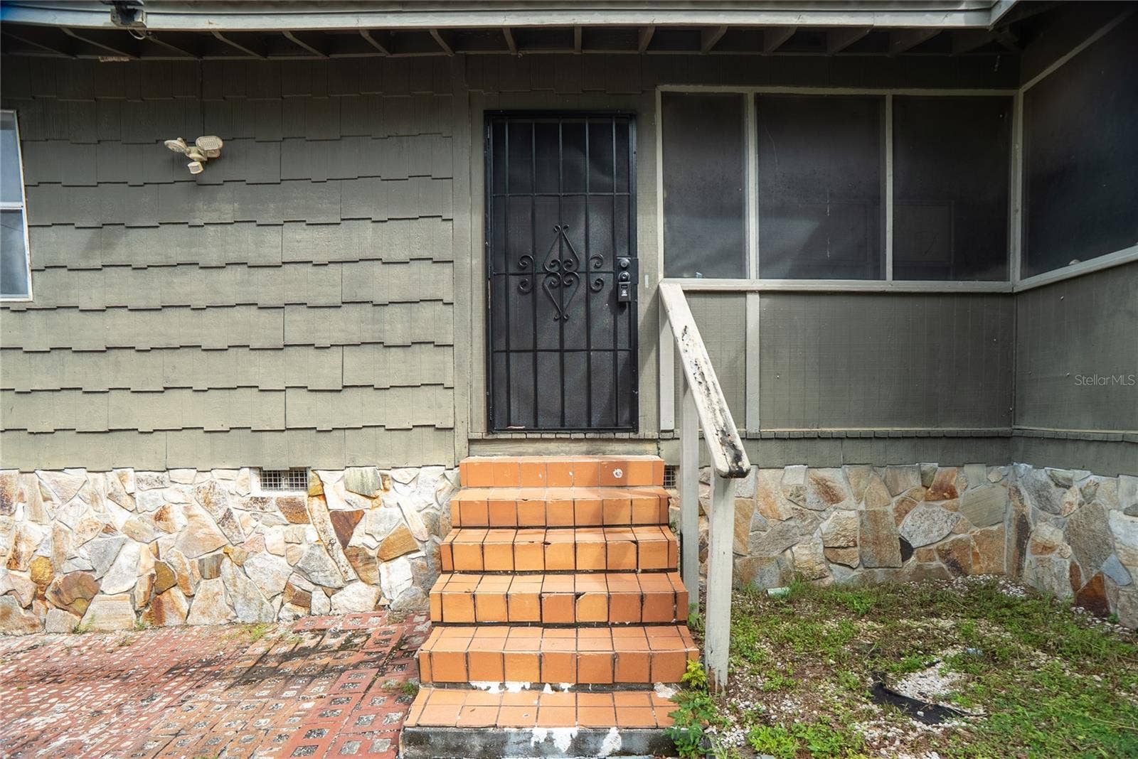 Front Door is on the side be cautious on the stairs, slippery when wet