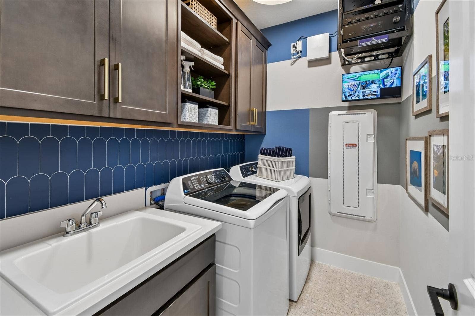 3683 WOLVES CREEK PLACE, Apopka, FL 32712 3683 WOLVES CREEK PLACE, Apopka, FL 32712