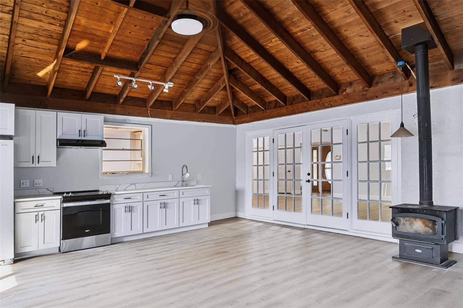 1910 LONG POND DRIVE, Longwood, FL 32779 1910 LONG POND DRIVE, Longwood, FL 32779