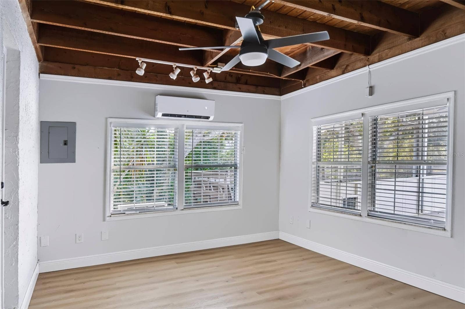 1910 LONG POND DRIVE, Longwood, FL 32779 1910 LONG POND DRIVE, Longwood, FL 32779