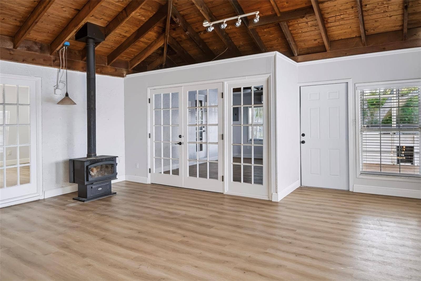 1910 LONG POND DRIVE, Longwood, FL 32779 1910 LONG POND DRIVE, Longwood, FL 32779
