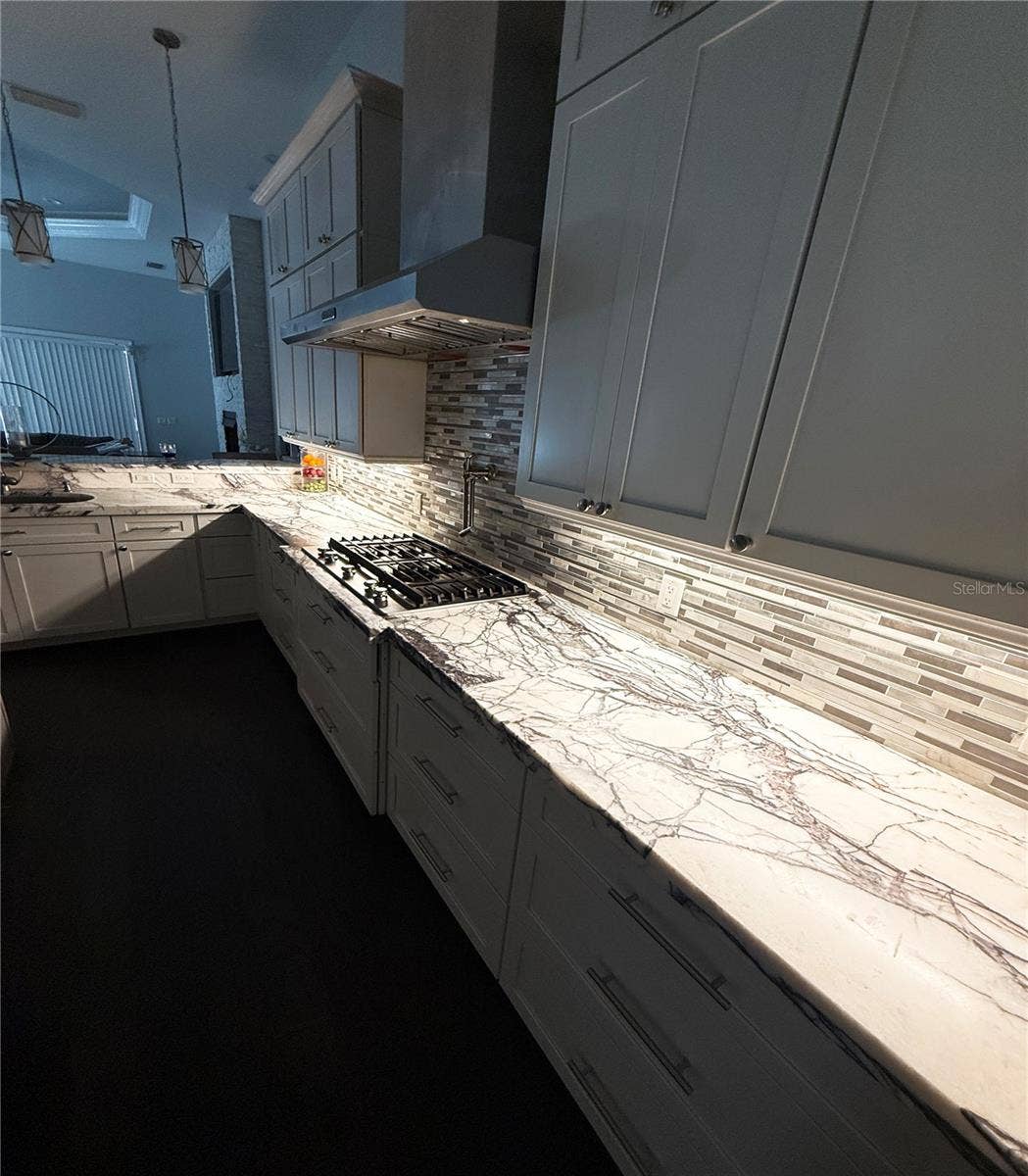 under cabinet lights