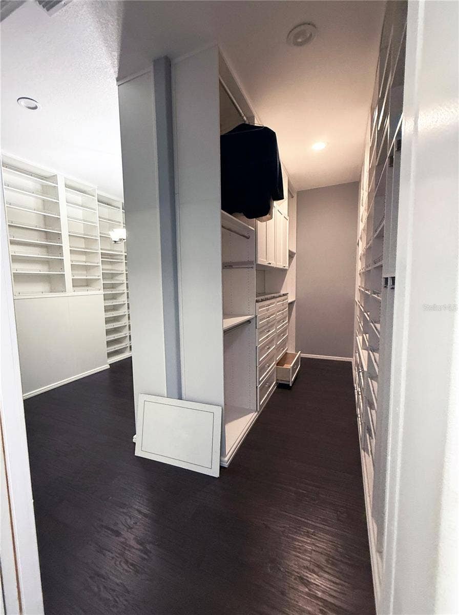 master closet _ right