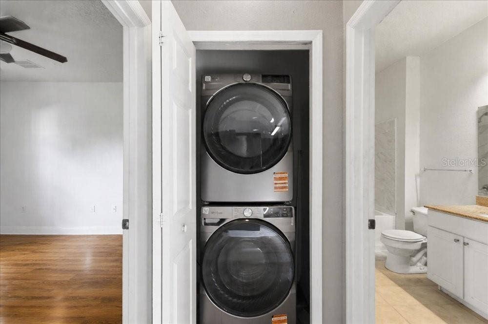341 SOUTHERN PECAN CIRCLE, #202, Winter Garden, FL 34787 Washer & Dryer