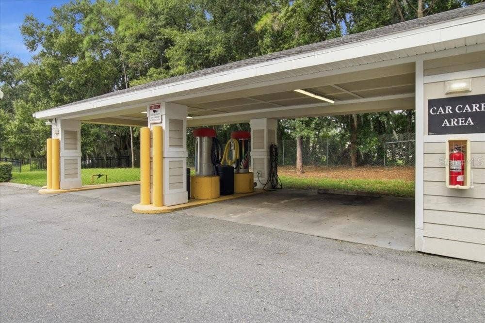 341 SOUTHERN PECAN CIRCLE, #202, Winter Garden, FL 34787 Car wash