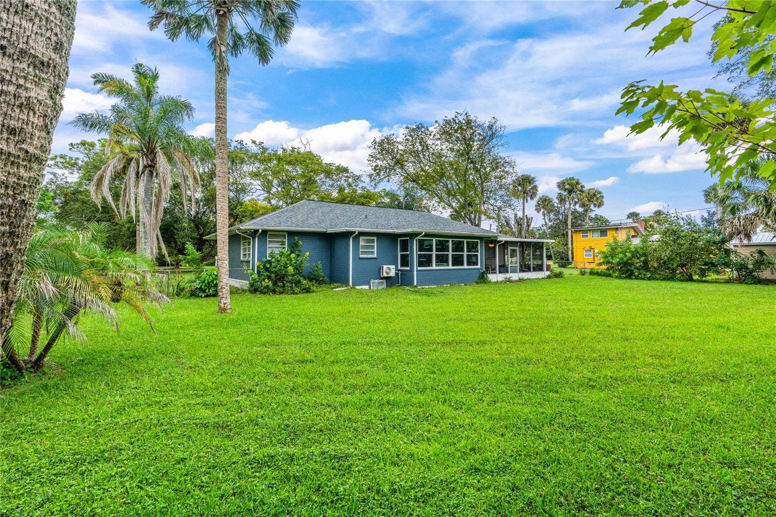 555 RIDGE BOULEVARD, South Daytona, FL 32119 555 RIDGE BOULEVARD, South Daytona, FL 32119