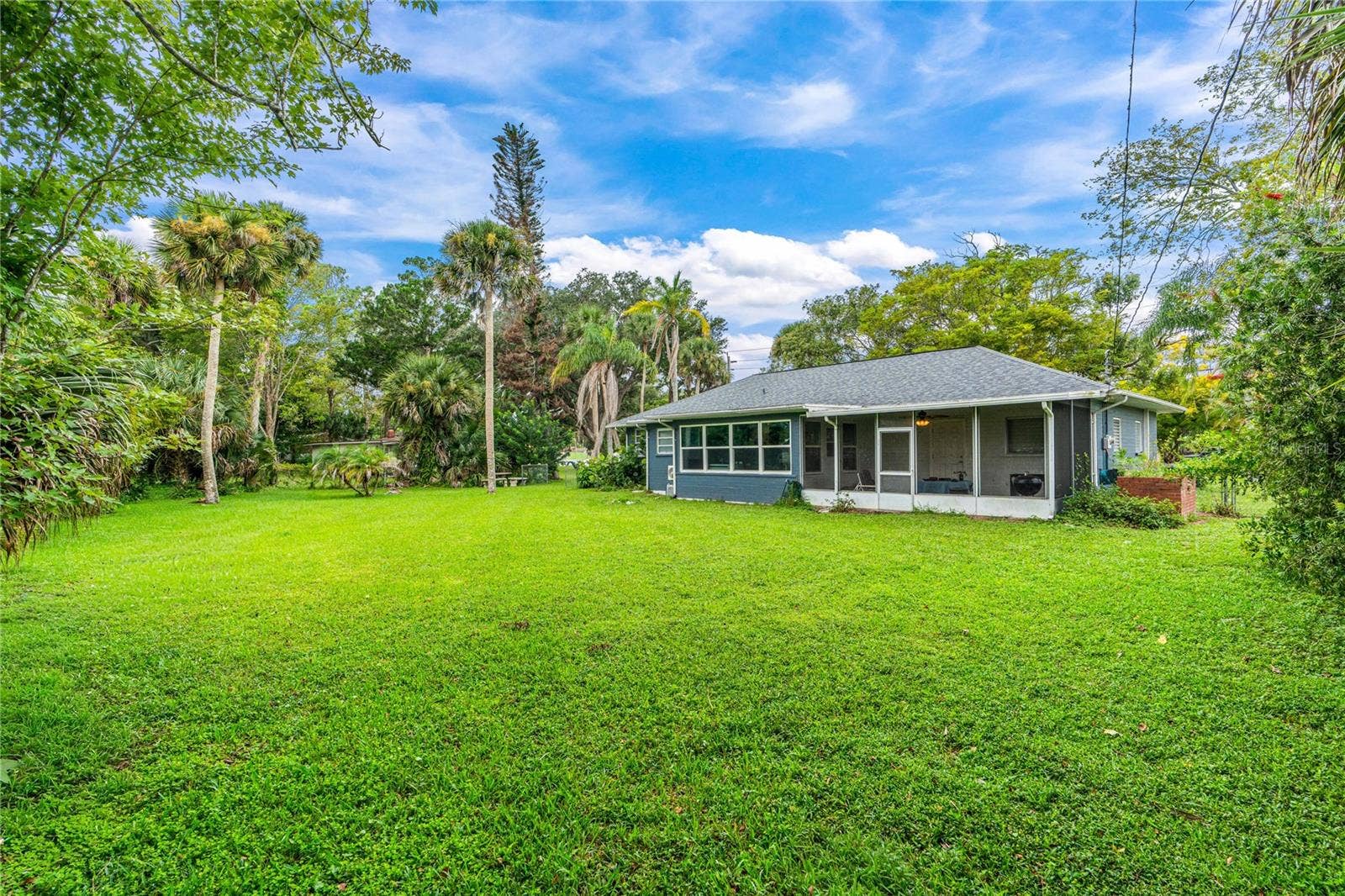 555 RIDGE BOULEVARD, South Daytona, FL 32119 555 RIDGE BOULEVARD, South Daytona, FL 32119