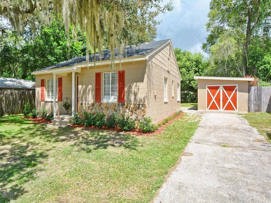 306 N MOSS STREET, Leesburg, FL 34748 306 N MOSS STREET, Leesburg, FL 34748