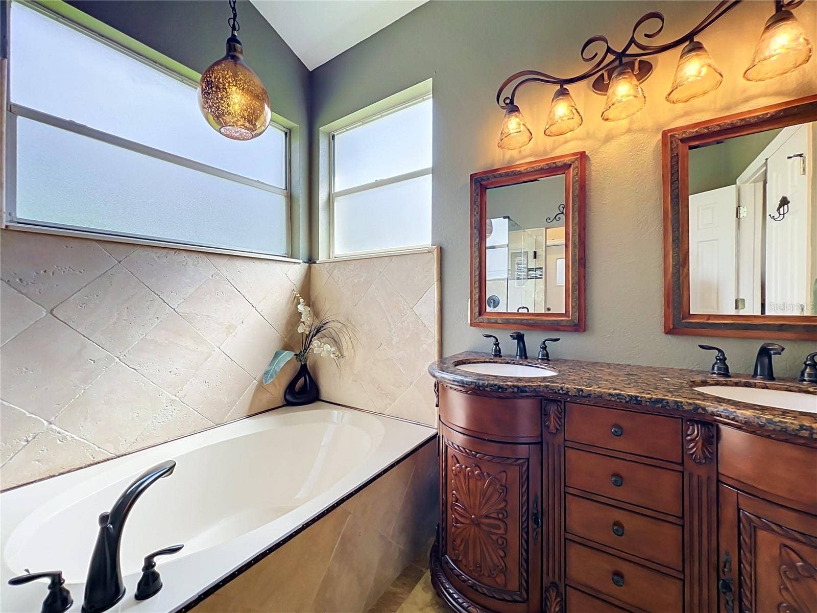 14006 LAKE UNDERHILL ROAD, Orlando, FL 32828
