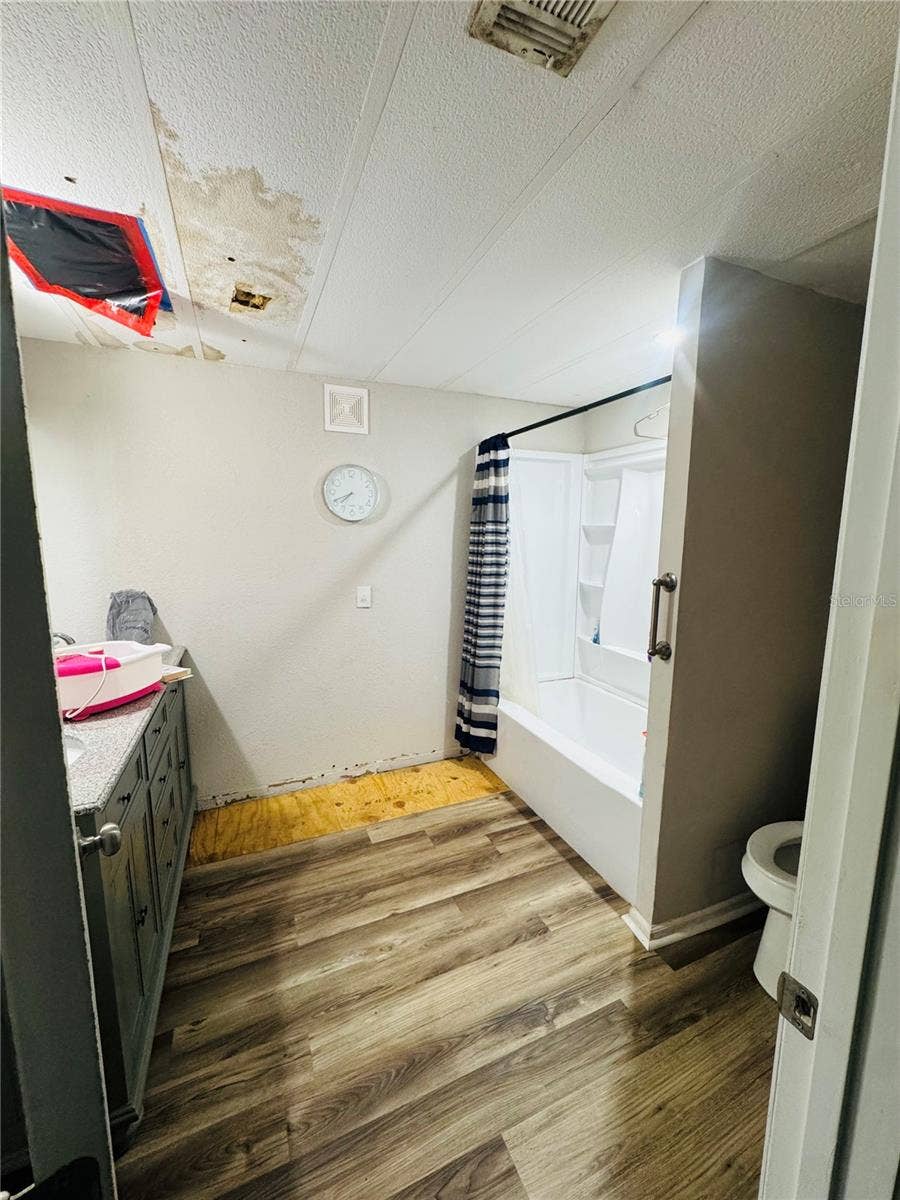 1013 LIANNE PLACE, Seffner, FL 33584 Bathroom 2