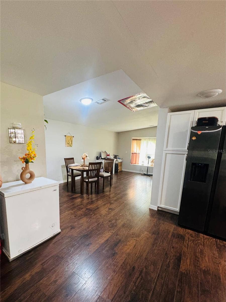 1013 LIANNE PLACE, Seffner, FL 33584 living room
