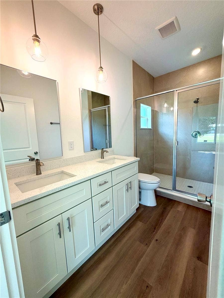 1205 AVENUE K, Haines City, FL 33844 Master bath 1