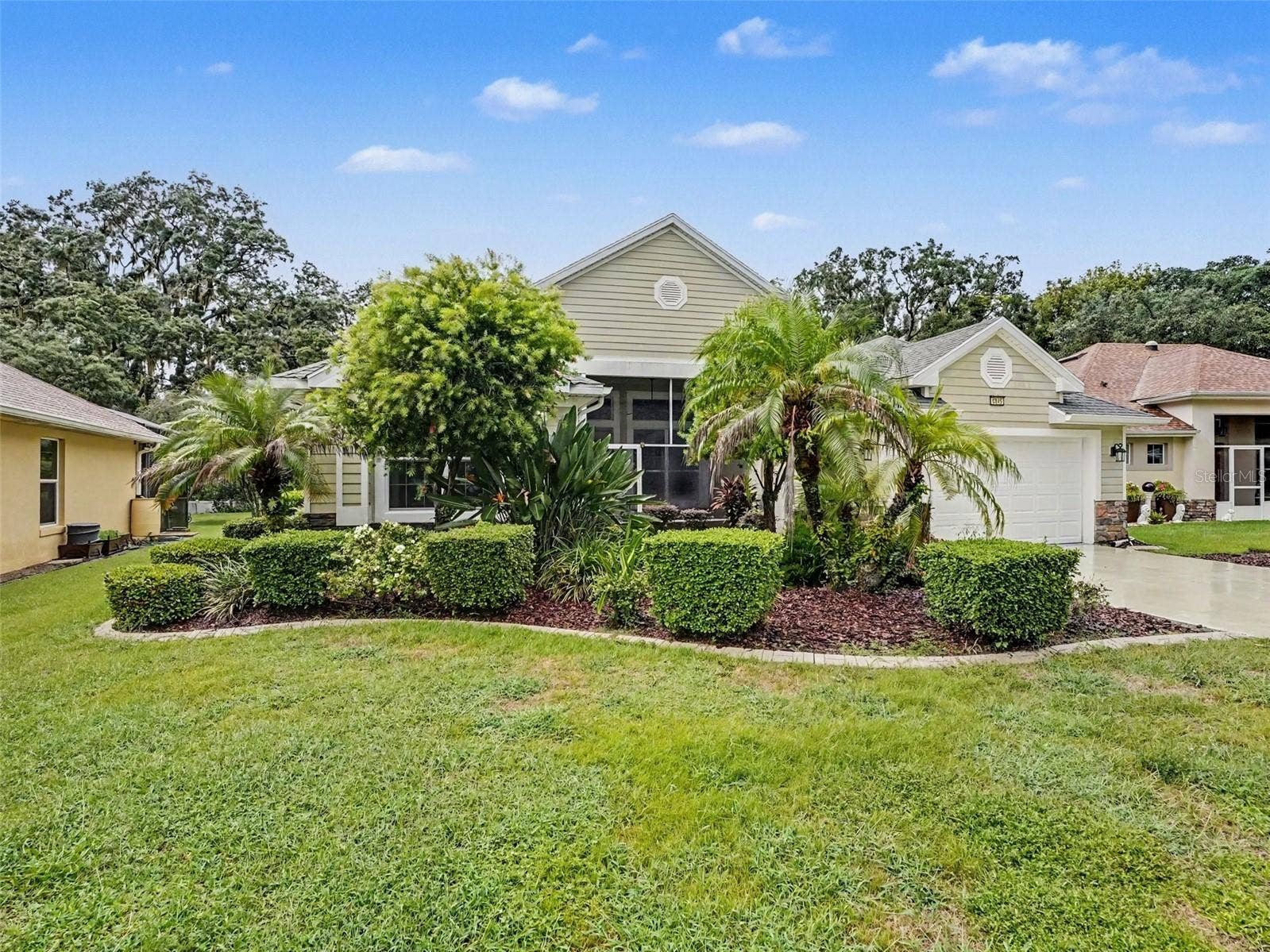 8045 WATERBURY WAY, Mount Dora, FL 32757