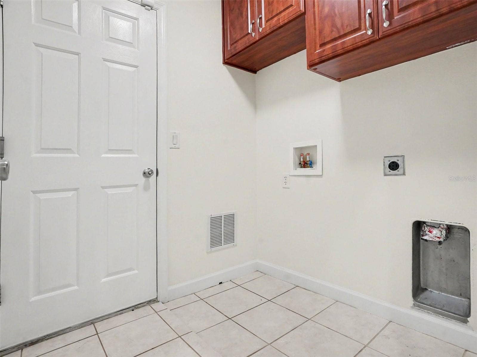 8045 WATERBURY WAY, Mount Dora, FL 32757