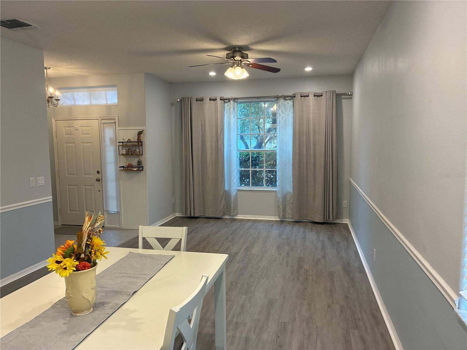14212 SUNRIVER AVENUE, Orlando, FL 32828 Dining/ Family