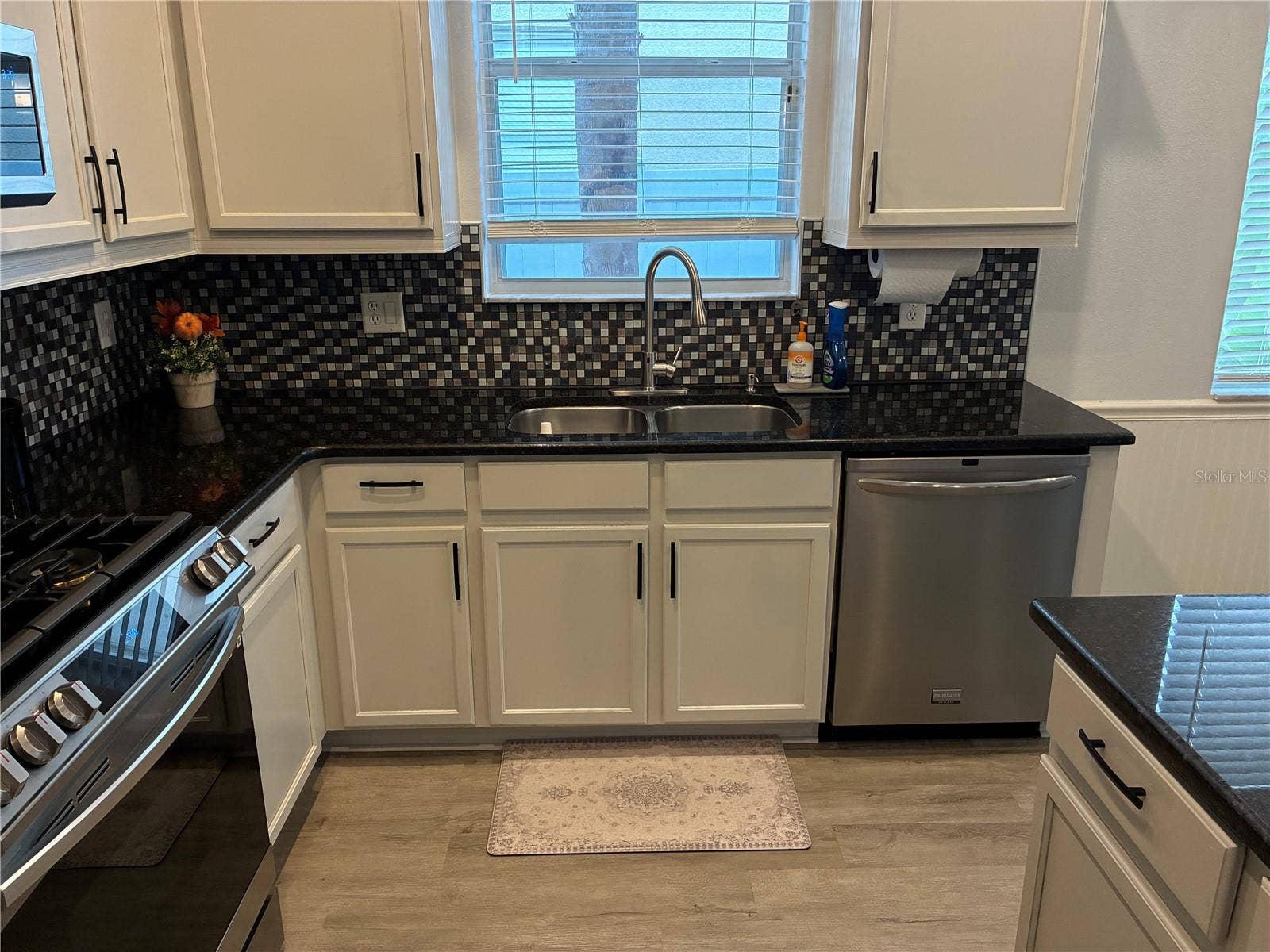14212 SUNRIVER AVENUE, Orlando, FL 32828 Kitchen