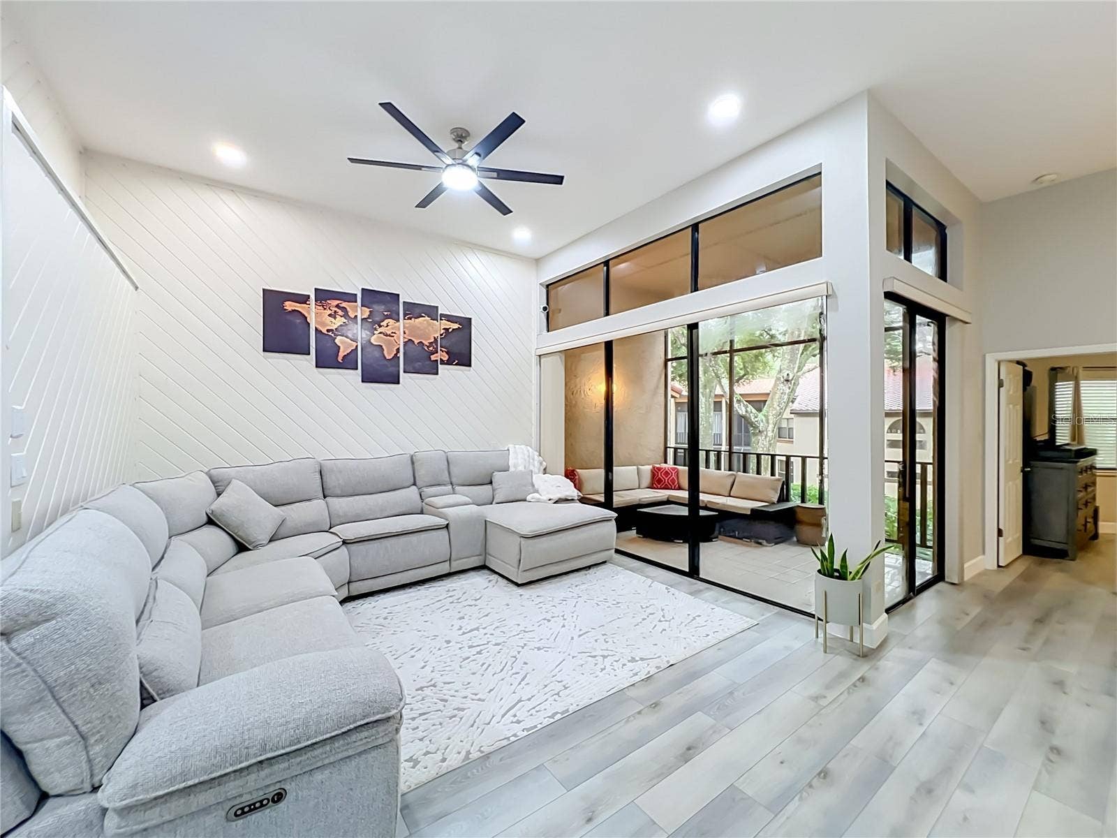 1275 SAINT TROPEZ CIRCLE, #1275, Orlando, FL 32806 Living Room