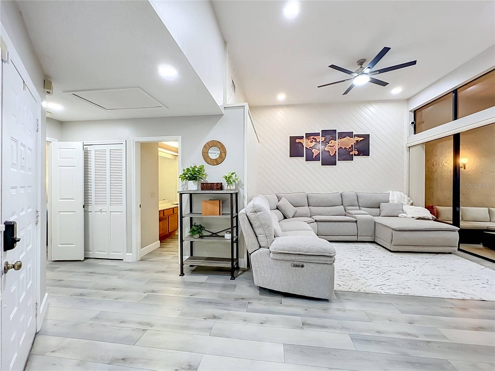 1275 SAINT TROPEZ CIRCLE, #1275, Orlando, FL 32806 Living room entry way door on LT guest bath straigh ahead