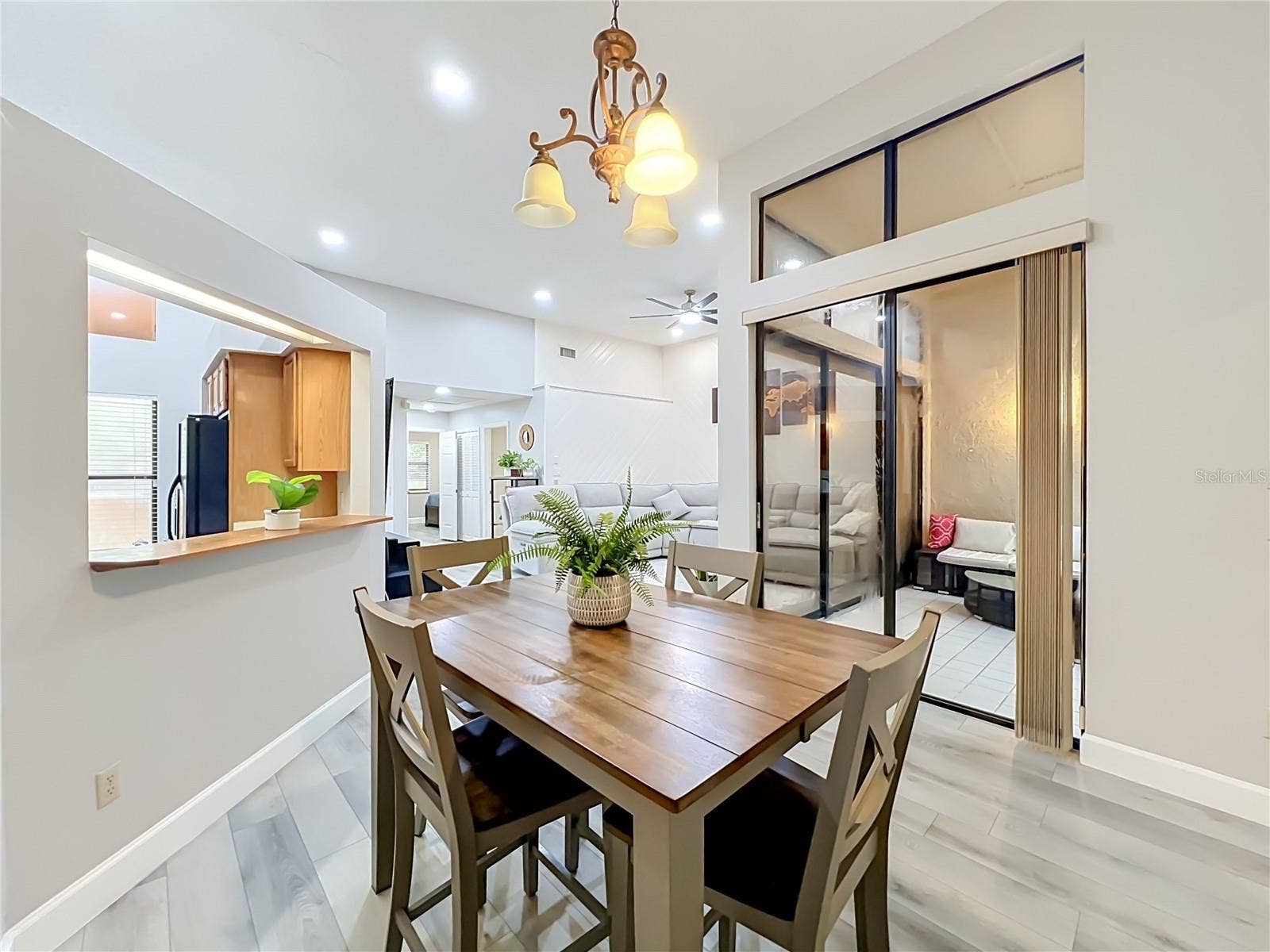 1275 SAINT TROPEZ CIRCLE, #1275, Orlando, FL 32806 Dining Room