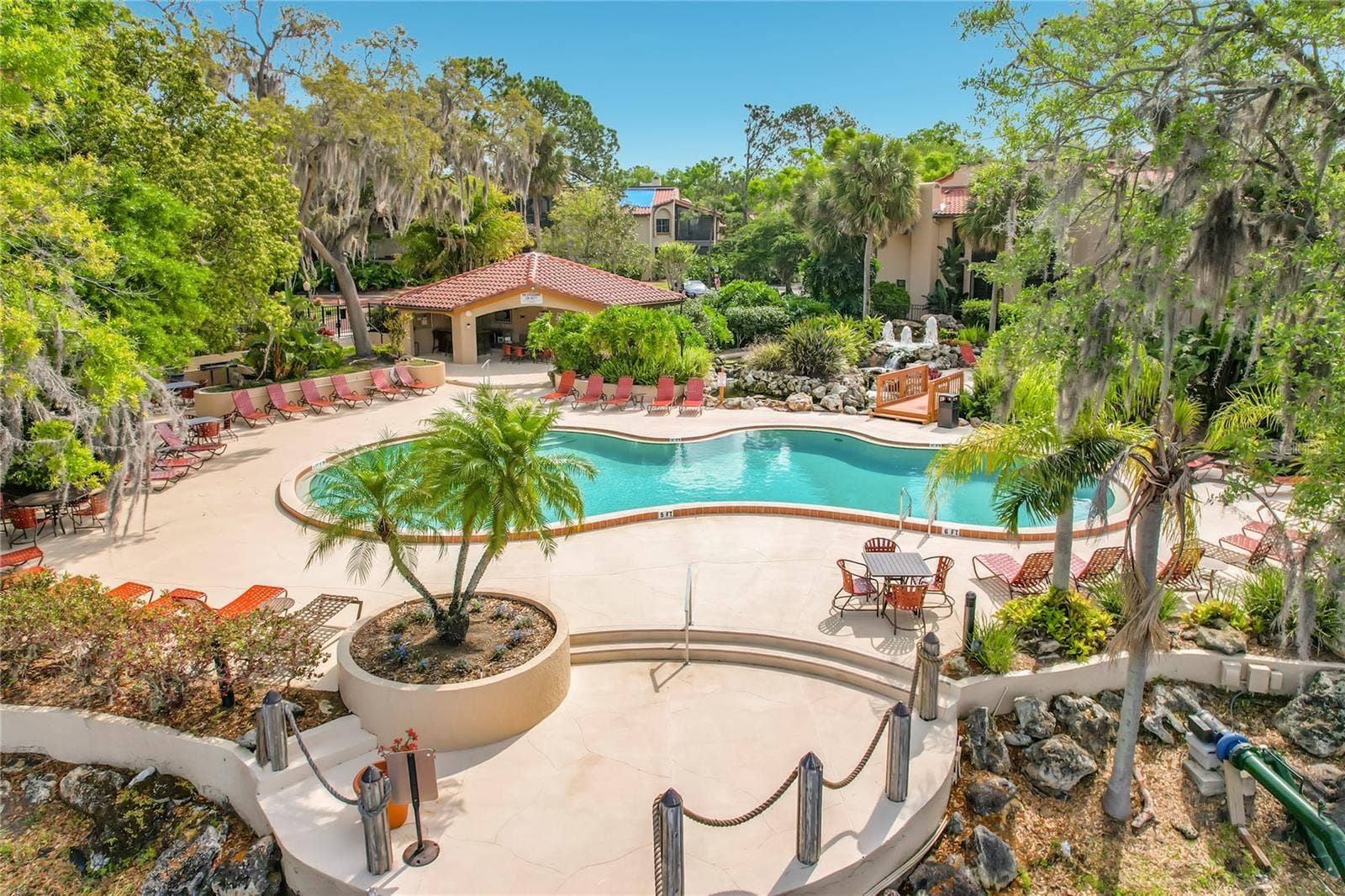 1275 SAINT TROPEZ CIRCLE, #1275, Orlando, FL 32806 Cabana pool area