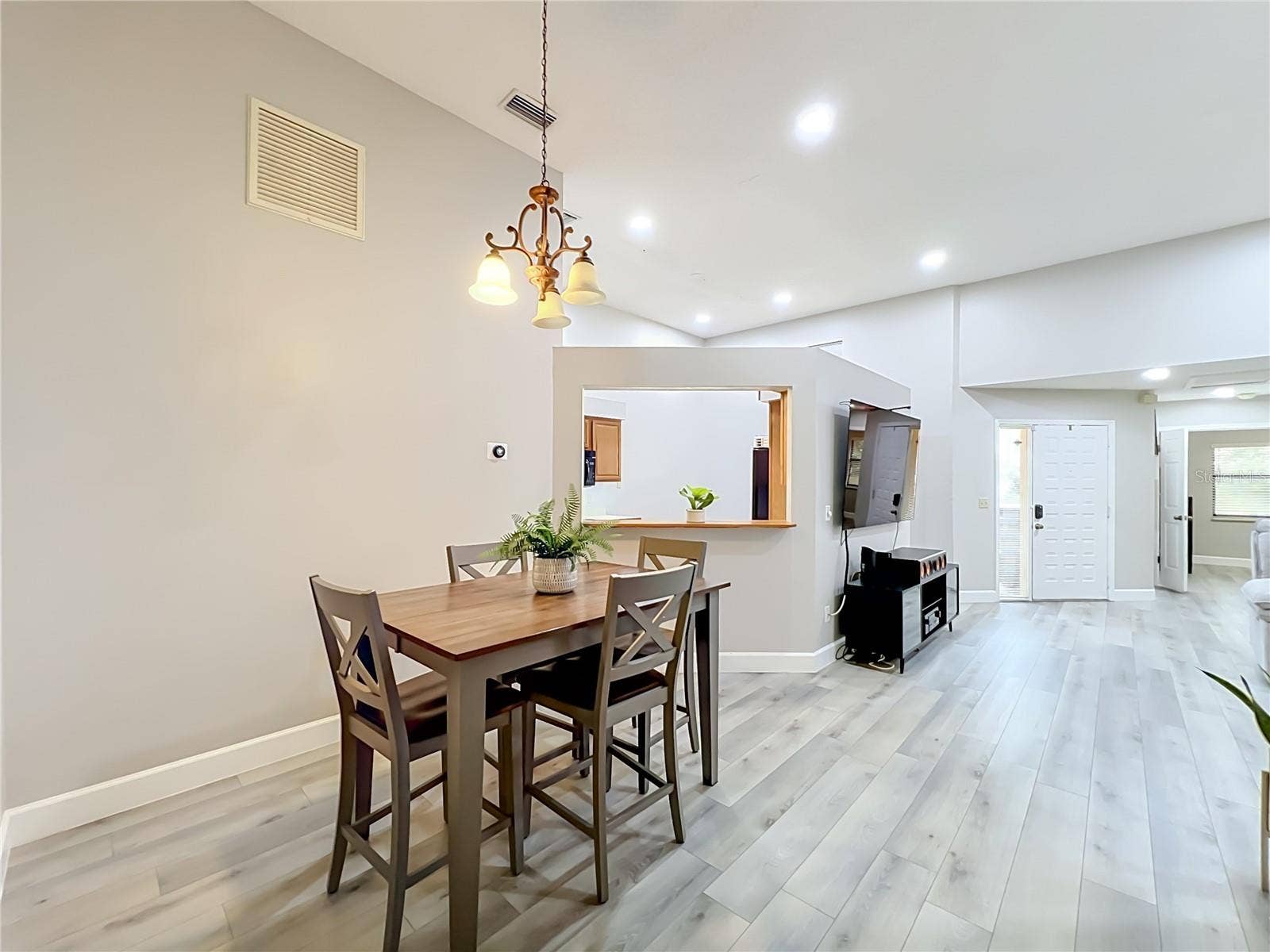 1275 SAINT TROPEZ CIRCLE, #1275, Orlando, FL 32806 Dining Room