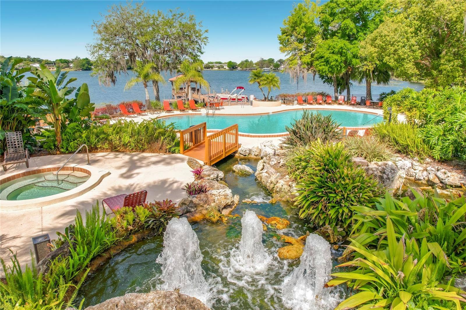 1275 SAINT TROPEZ CIRCLE, #1275, Orlando, FL 32806 Fountains and spa...