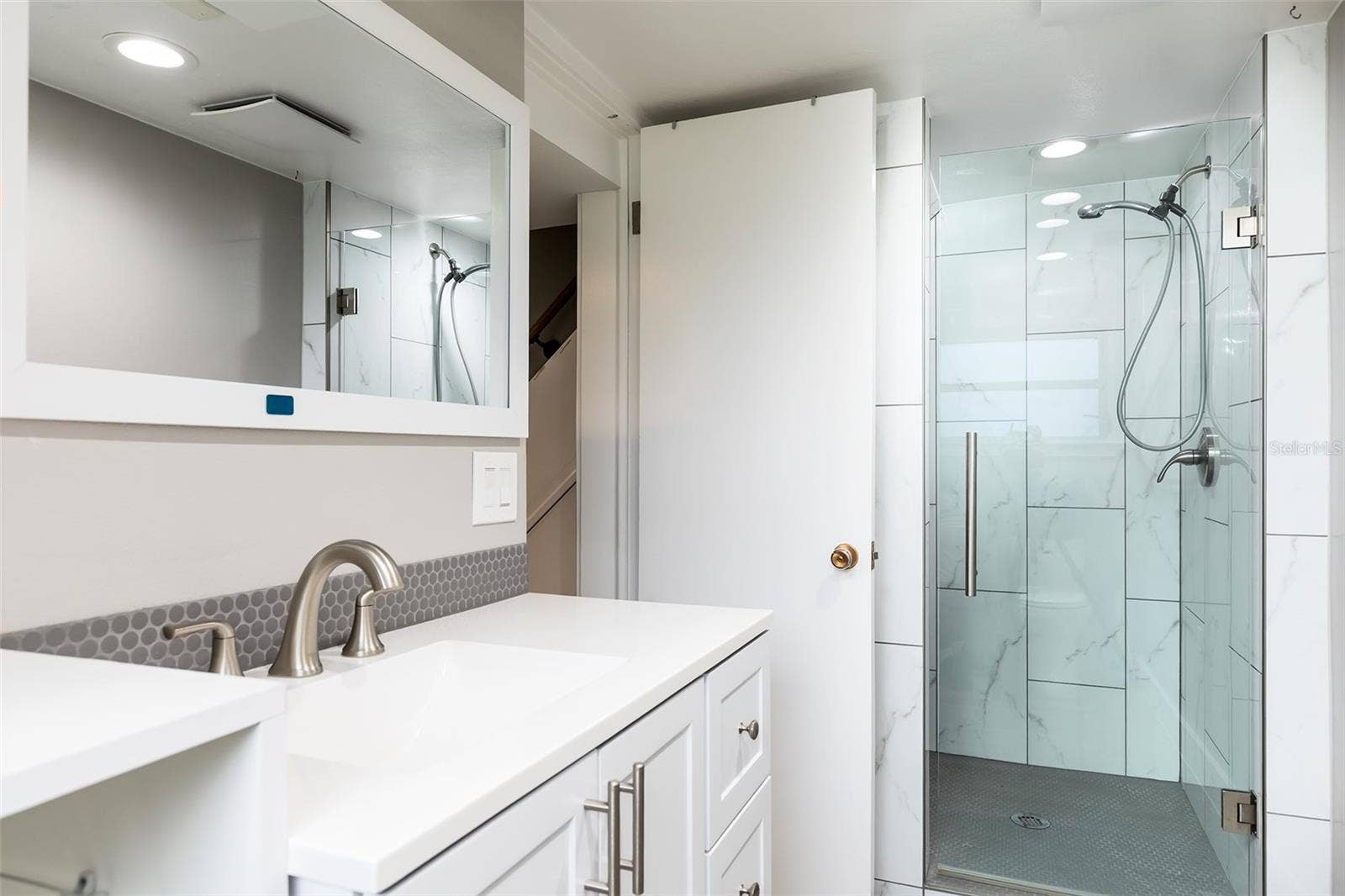 Bathroom 3 (basement)