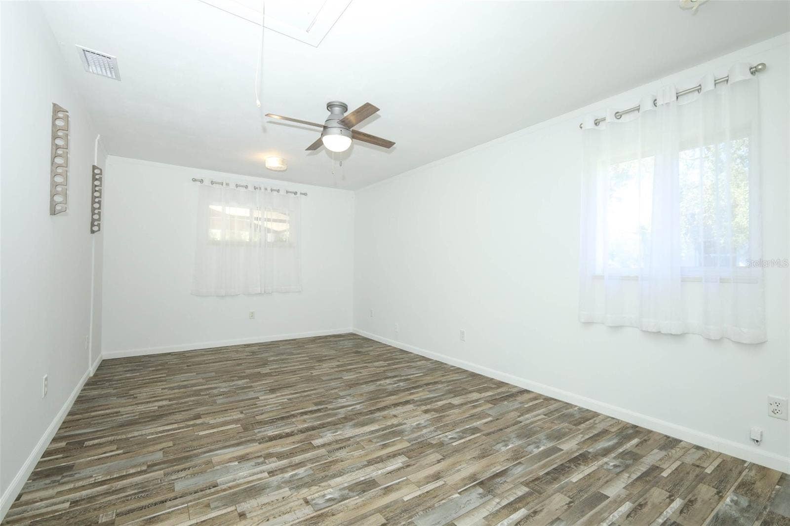 60 PARK LANE, Debary, FL 32713