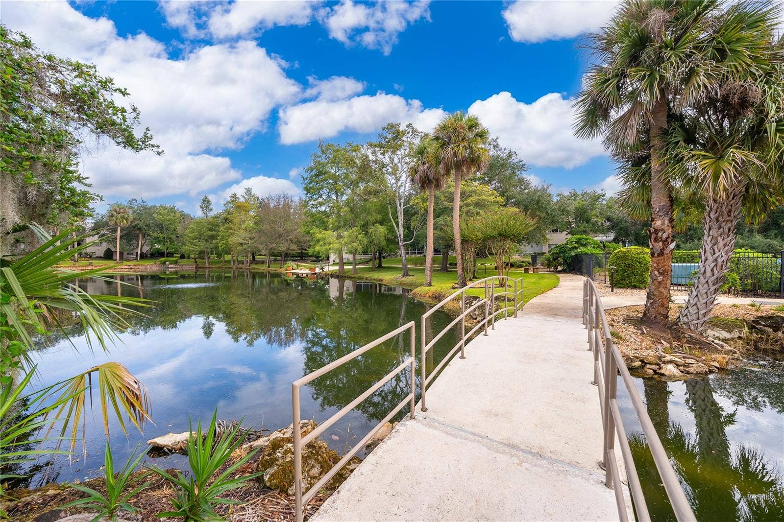700 MELROSE AVENUE, #M23, Winter Park, FL 32789 walking path