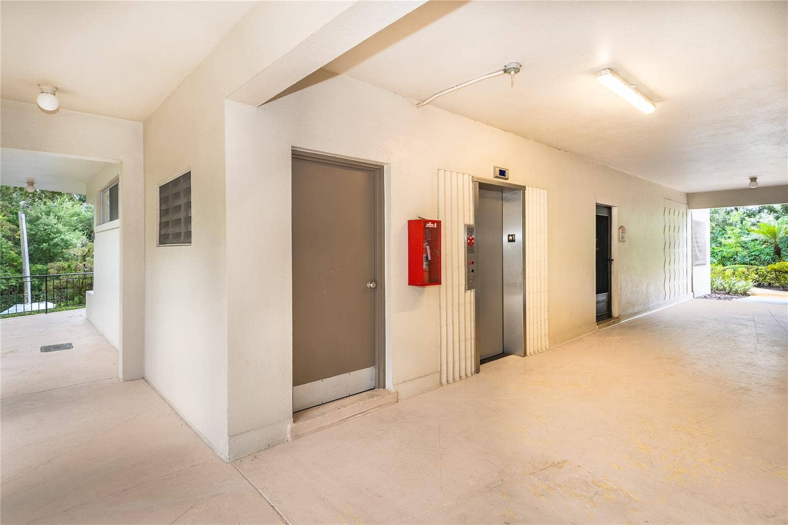 700 MELROSE AVENUE, #M23, Winter Park, FL 32789 building elevator