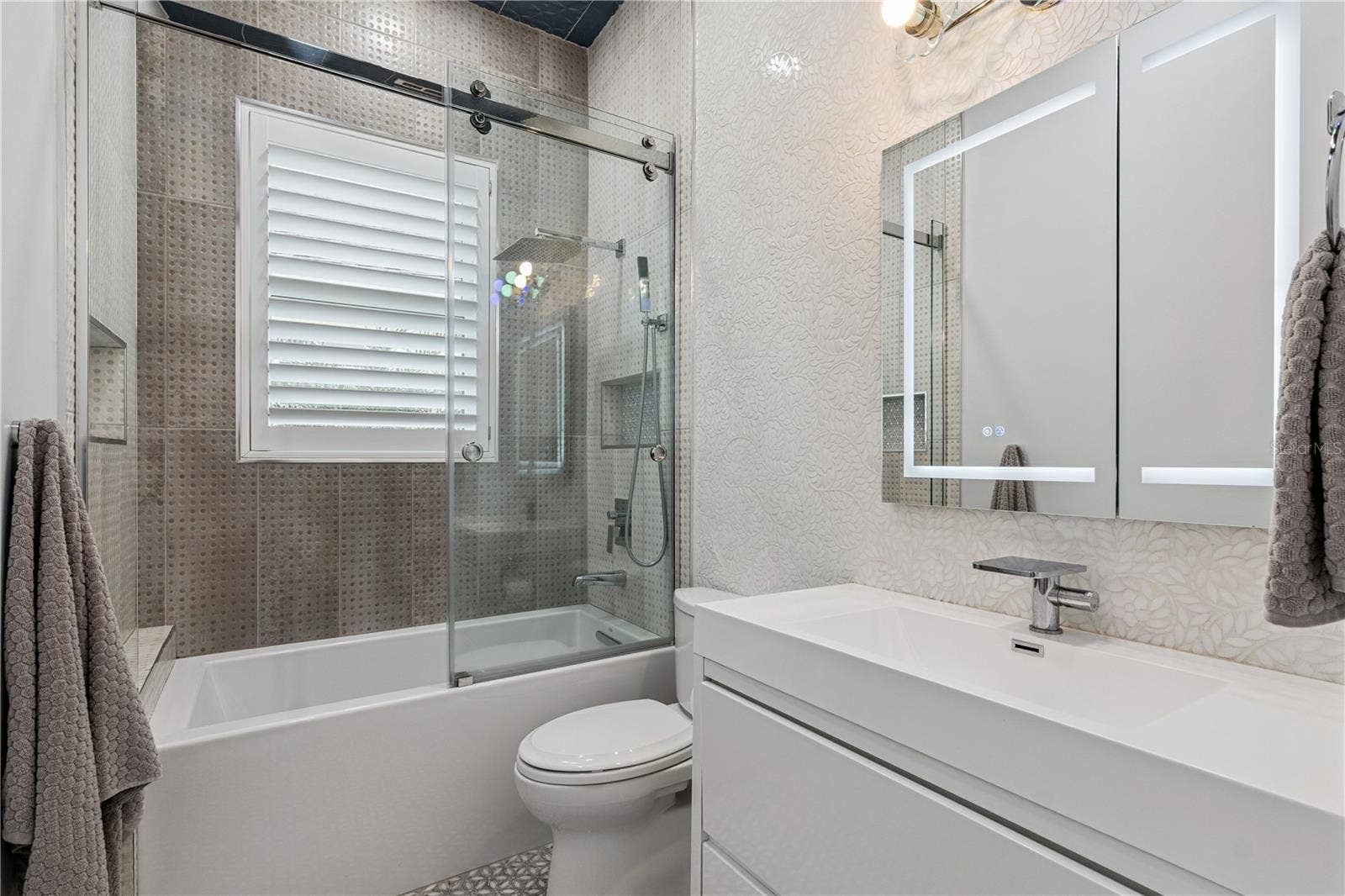 1676 CHERRY RIDGE DRIVE, Lake Mary, FL 32746