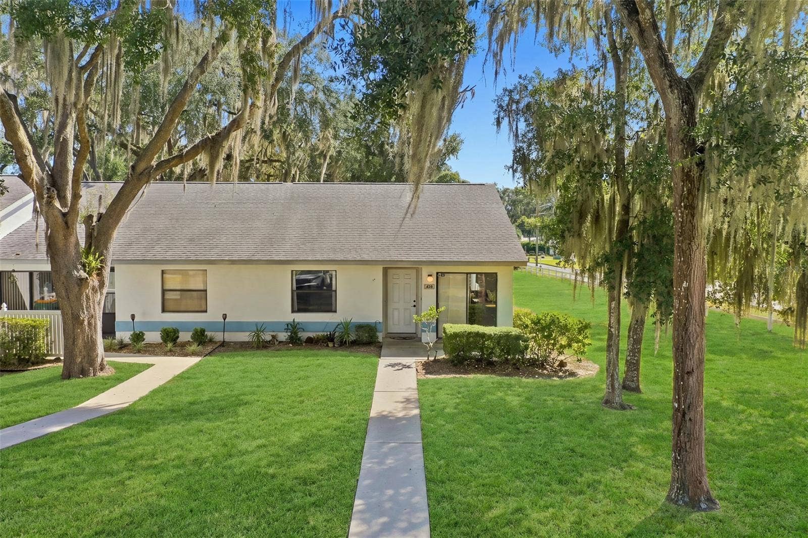 480 LANDING BOULEVARD, Inverness, FL 34450 front of Townhouse