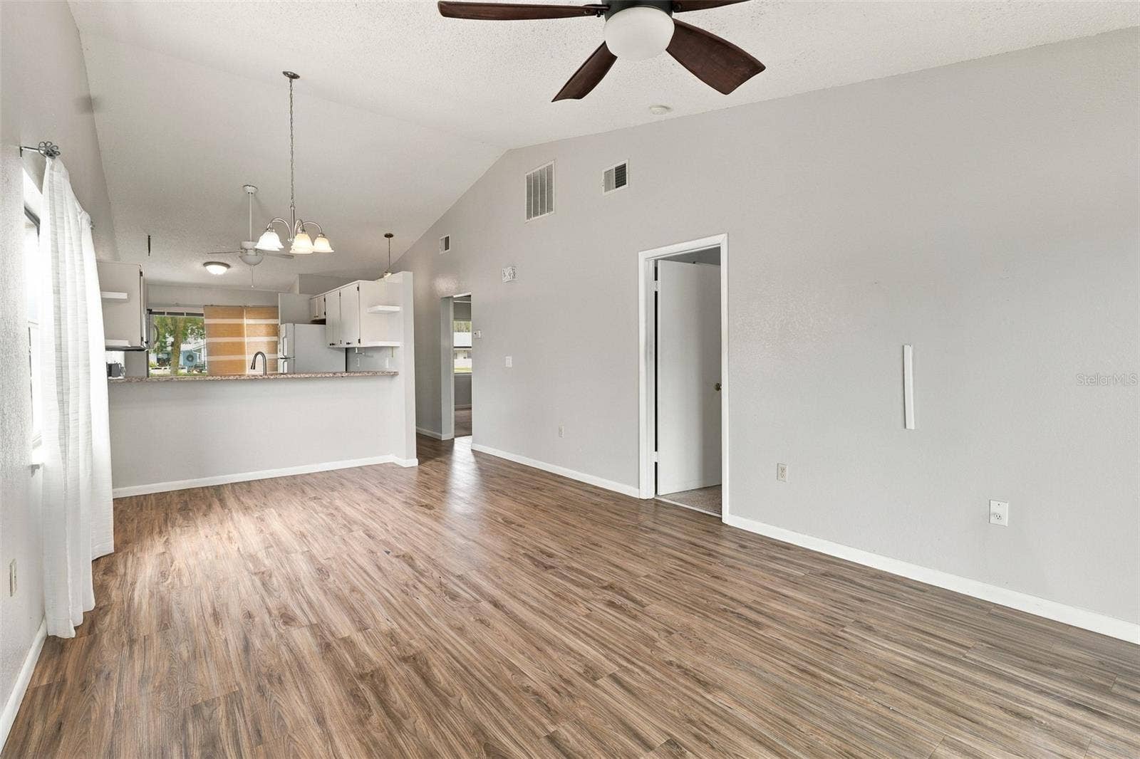 480 LANDING BOULEVARD, Inverness, FL 34450 Main living and dining room