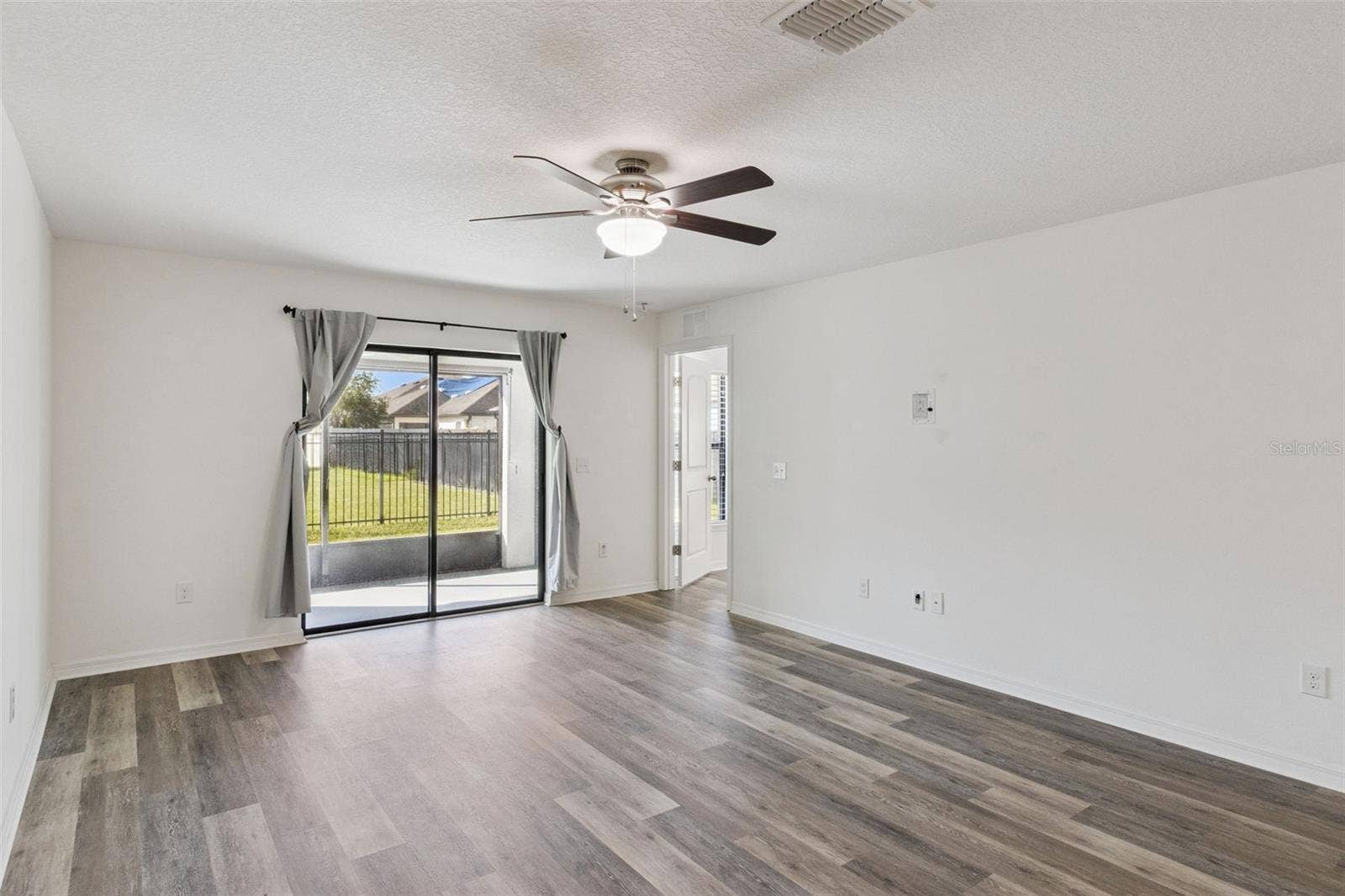 5771 LACAR WAY, Lakeland, FL 33805 family